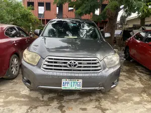 Toyota Highlander Sport 2010 Gray