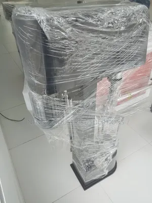 Bottle Locking and Capping Machine