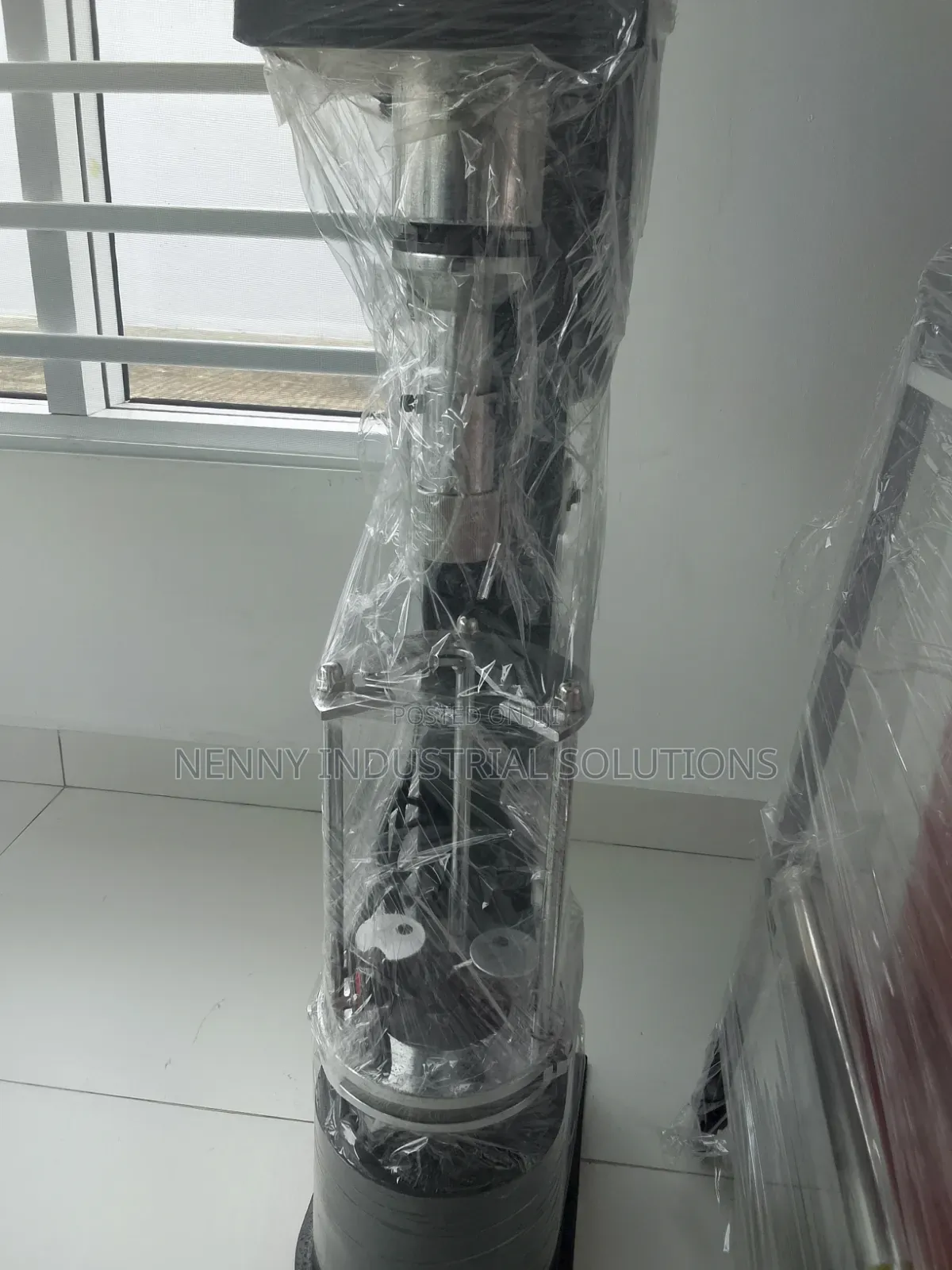 Bottle Locking and Capping Machine