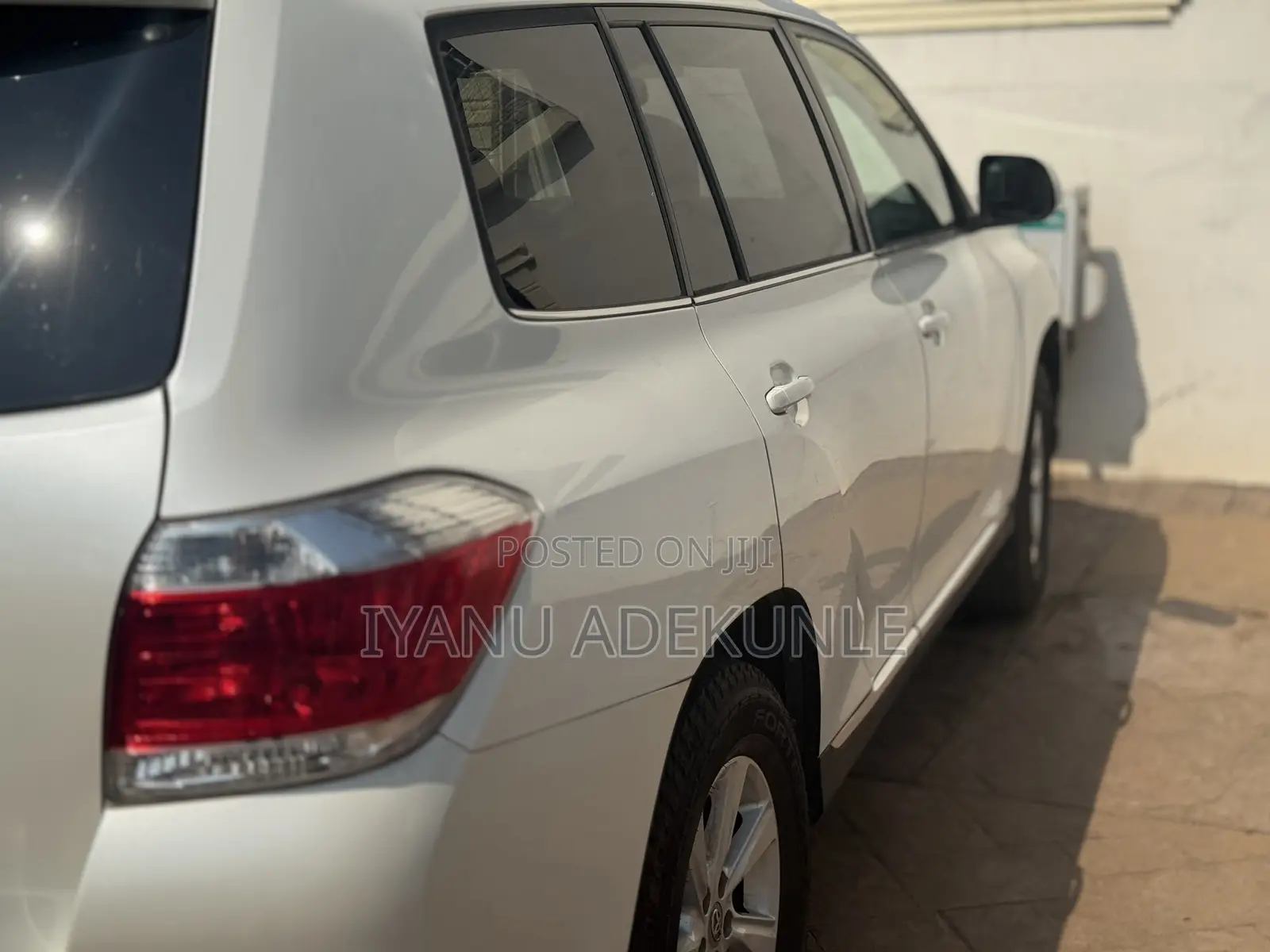 Toyota Highlander SE 2011 White