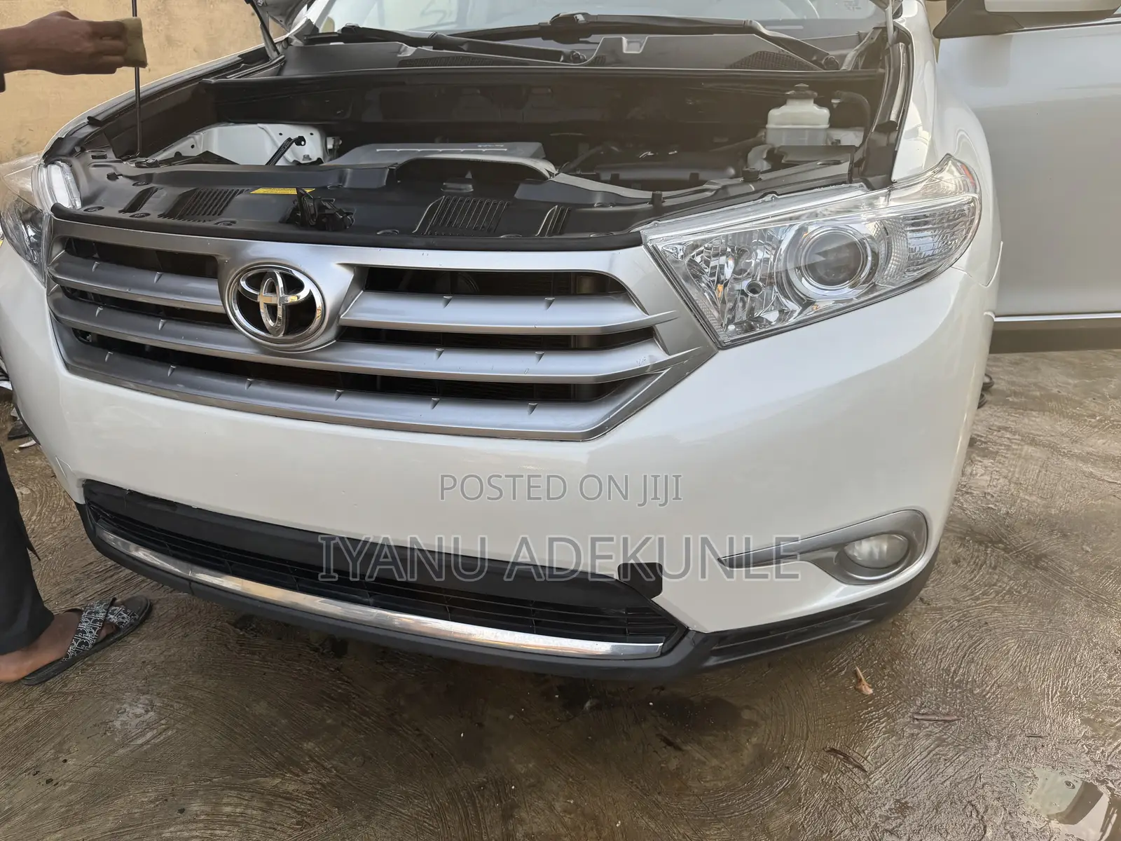Toyota Highlander SE 2011 White