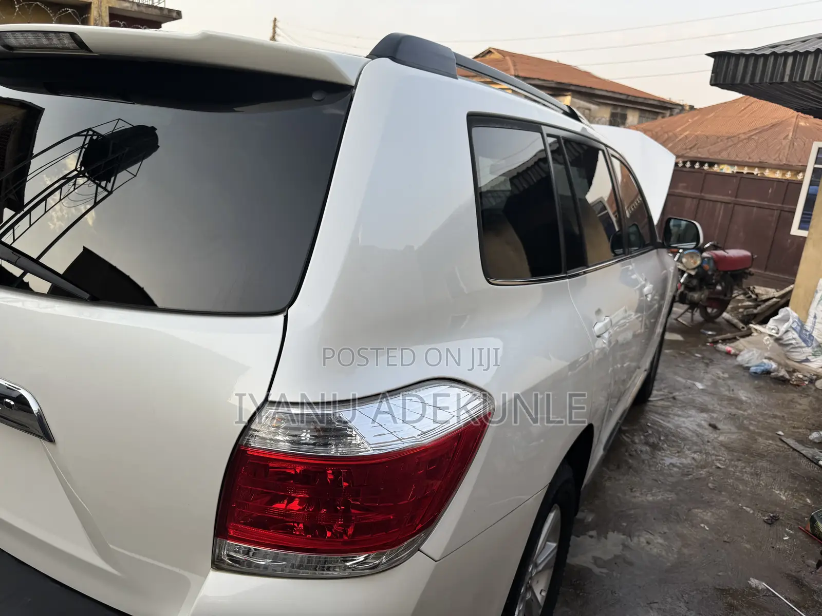 Toyota Highlander SE 2011 White