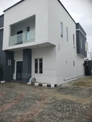 4bdrm Duplex in Victoriaview Estate for sale