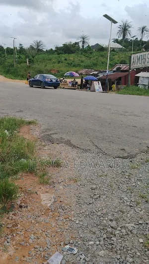 Land In An Estate For Sell