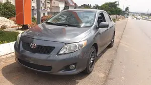Toyota Corolla LE 4dr Sedan (1.8L 4cyl 4A) 2010 Gray