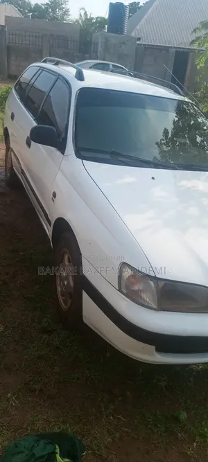 Toyota Corolla G 1.5 4WD Automatic 2000 White