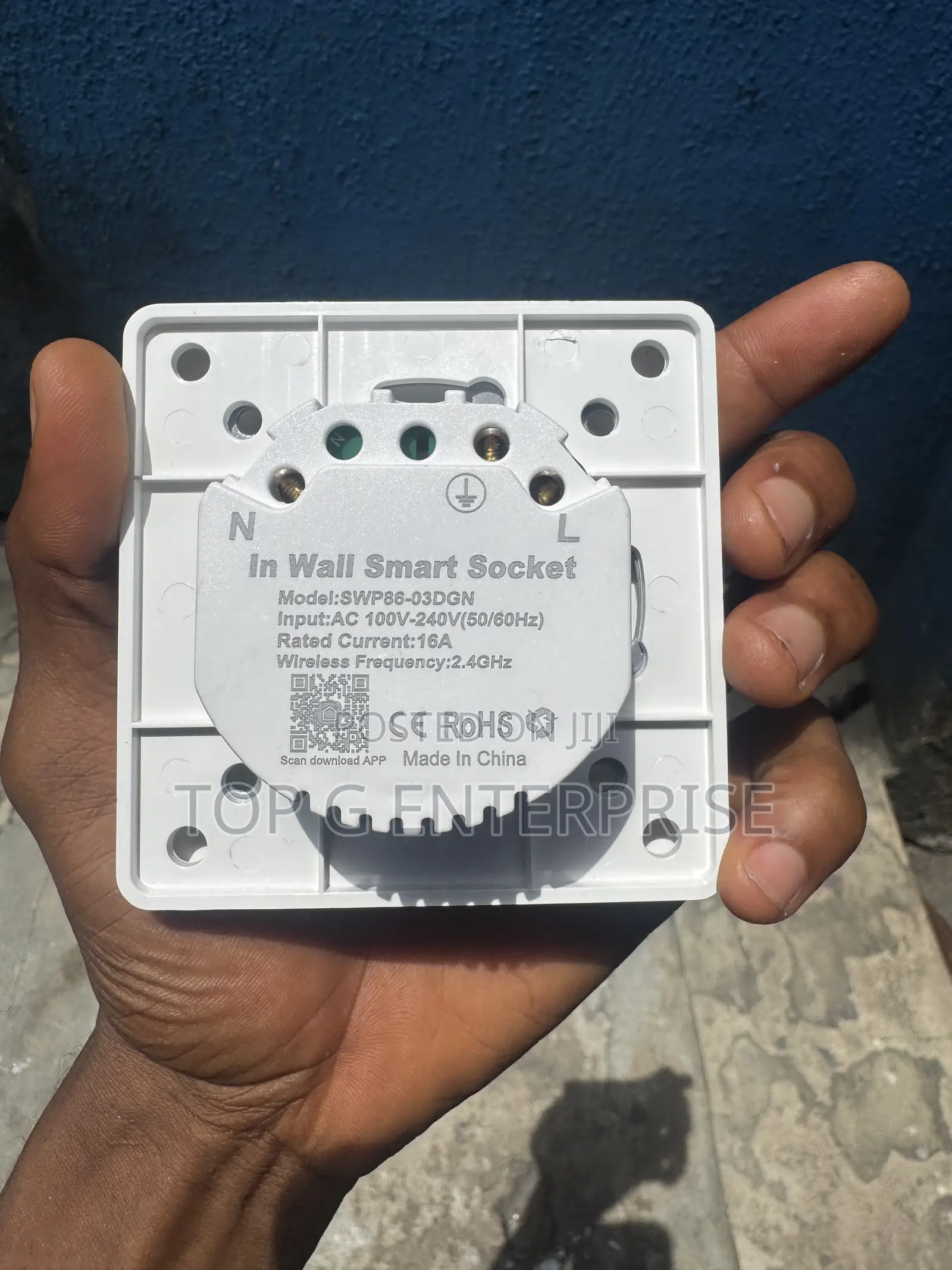 Tuya Smart Socket (Hard Surface)