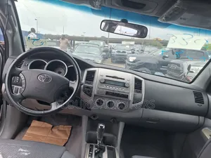Toyota Tacoma 2006 Silver