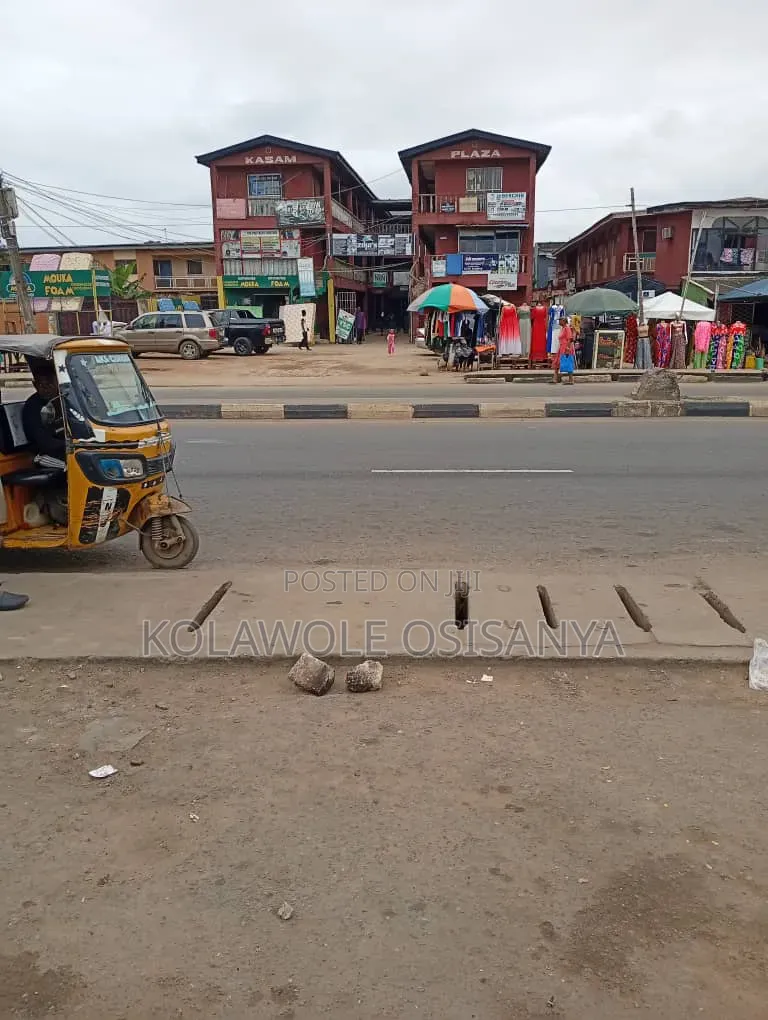 A Shopping Complex on Idimu - Ikotun Road