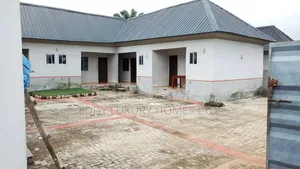19bdrm Block of Flats in Ikot Ekpene, Calabar for sale