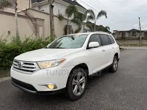 Toyota Highlander Limited 3.5l 4WD 2013 White