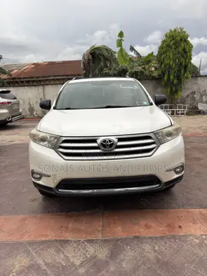 Toyota Highlander 3.5L 4WD 2013 White