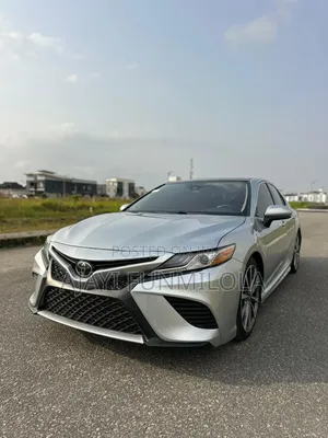 Toyota Camry 2018 Silver