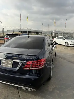 Mercedes-Benz E350 2014 Blue