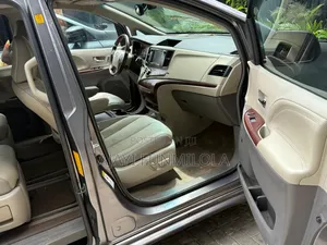 Toyota Sienna 2012 Gray
