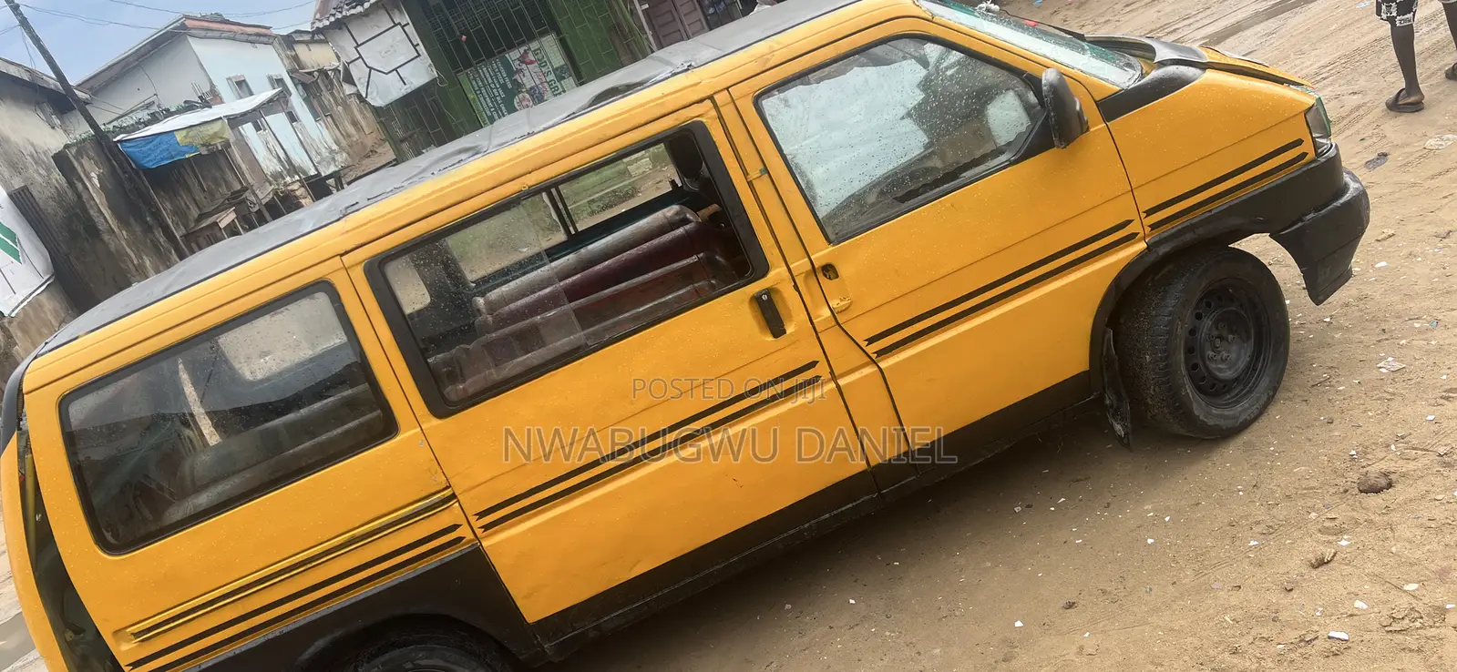 Volkswagen Transporter 2002 Yellow