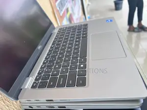 Laptop Dell Latitude 5330 16GB Intel Core i5 SSD 256GB