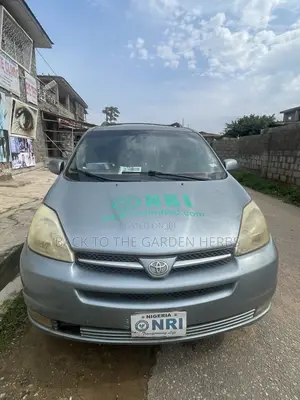 Toyota Sienna XLE Limited 2005 Blue