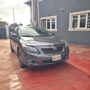 Toyota Corolla 2010 Gray