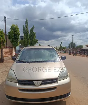 Toyota Sienna 2005 Gold