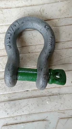 3.5 Tons Shackle Bow Screw Bolt ( All Sizes Are Available)