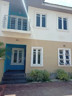 5bdrm Duplex in Oluyole Estate for rent