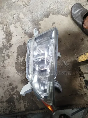 Toyota Highlander Left Headlight 2012