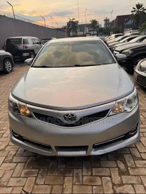 Toyota Camry 2012 Silver