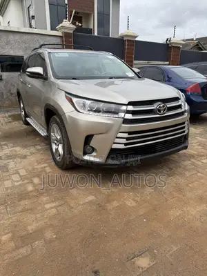 Toyota Highlander Limited 4dr SUV AWD (3.5L 6cyl 6A) 2015 Gold