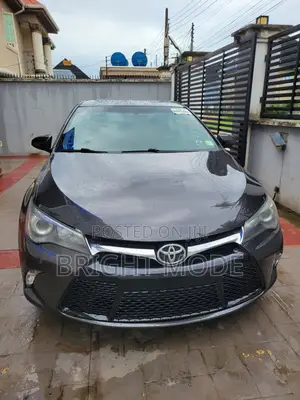 Toyota Camry SE 4dr Sedan (2.5L 4cyl 6A) 2015 Gray