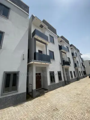 4bdrm Townhouse/Terrace in Gaduwa for sale