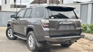 Toyota 4-Runner SR5 Premium 4dr 4x4 (4.0L 6cyl 5A) 2017 Gray