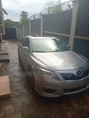 Toyota Camry 2011 Silver