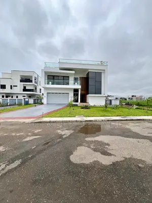 5bdrm Duplex in Lekki for sale