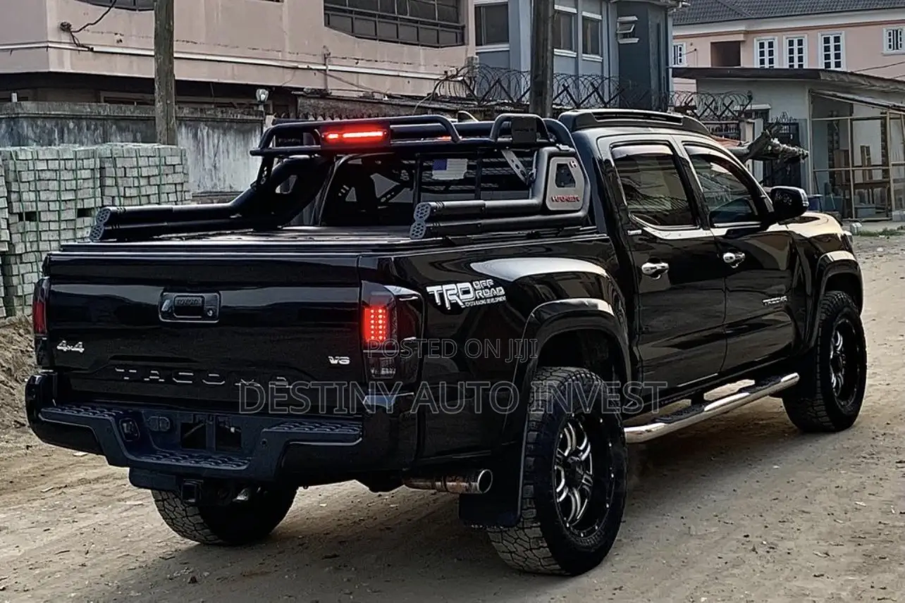 Rugged Roll Bar for Pickups