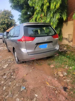Toyota Sienna 2012 Gray