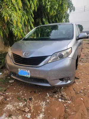 Toyota Sienna 2012 Gray
