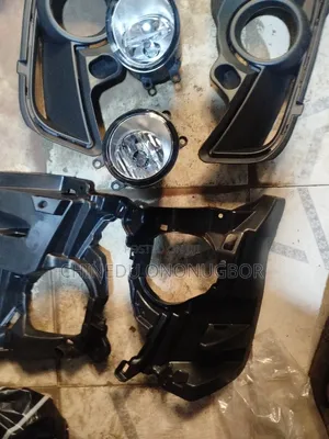 Toyota Highlander Complete Foglamp and Cover 2018