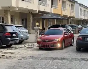Toyota Camry SE 4dr Sedan (2.5L 4cyl 6A) 2014 Red