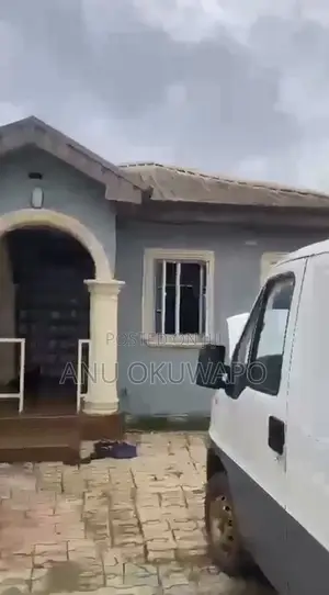 3bdrm Bungalow in Ipaja Road for sale