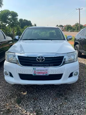 Toyota Hilux 2014 White