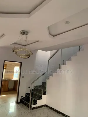 5bdrm Duplex in Ikota for rent