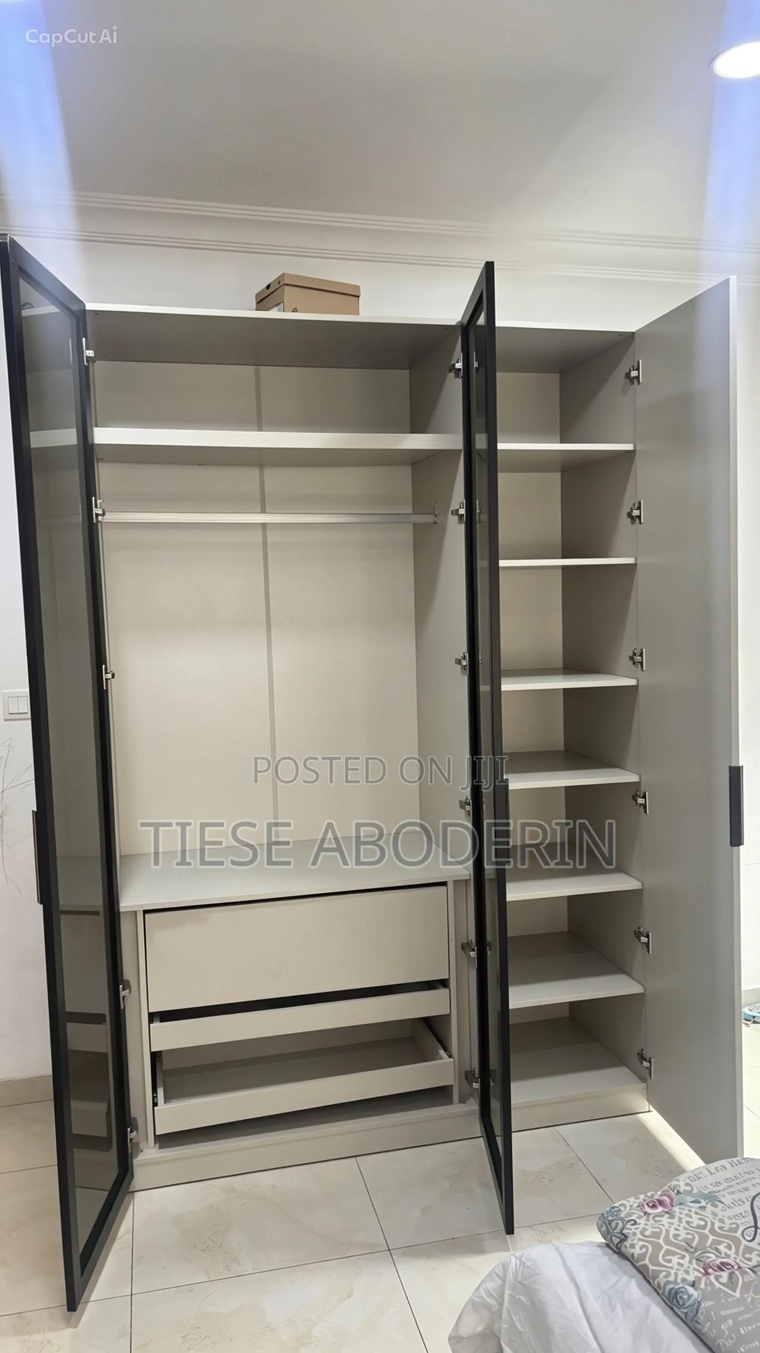 3-Door Wardrobe With Mirror Doors