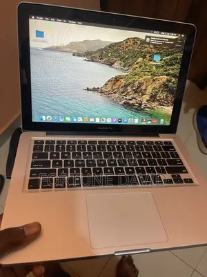 Laptop Apple MacBook Pro 2013 8GB Intel Core 3 HDD+SSD 512GB