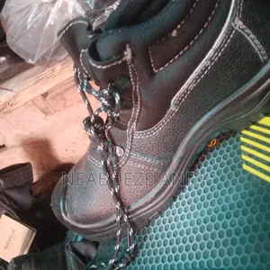 Akube Shoes
