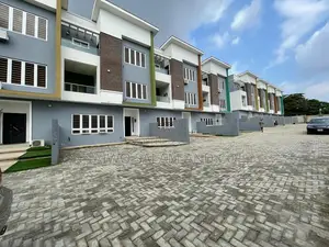5bdrm Duplex in Iyanganku for sale