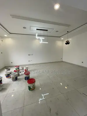 5bdrm Duplex in Iyanganku for sale