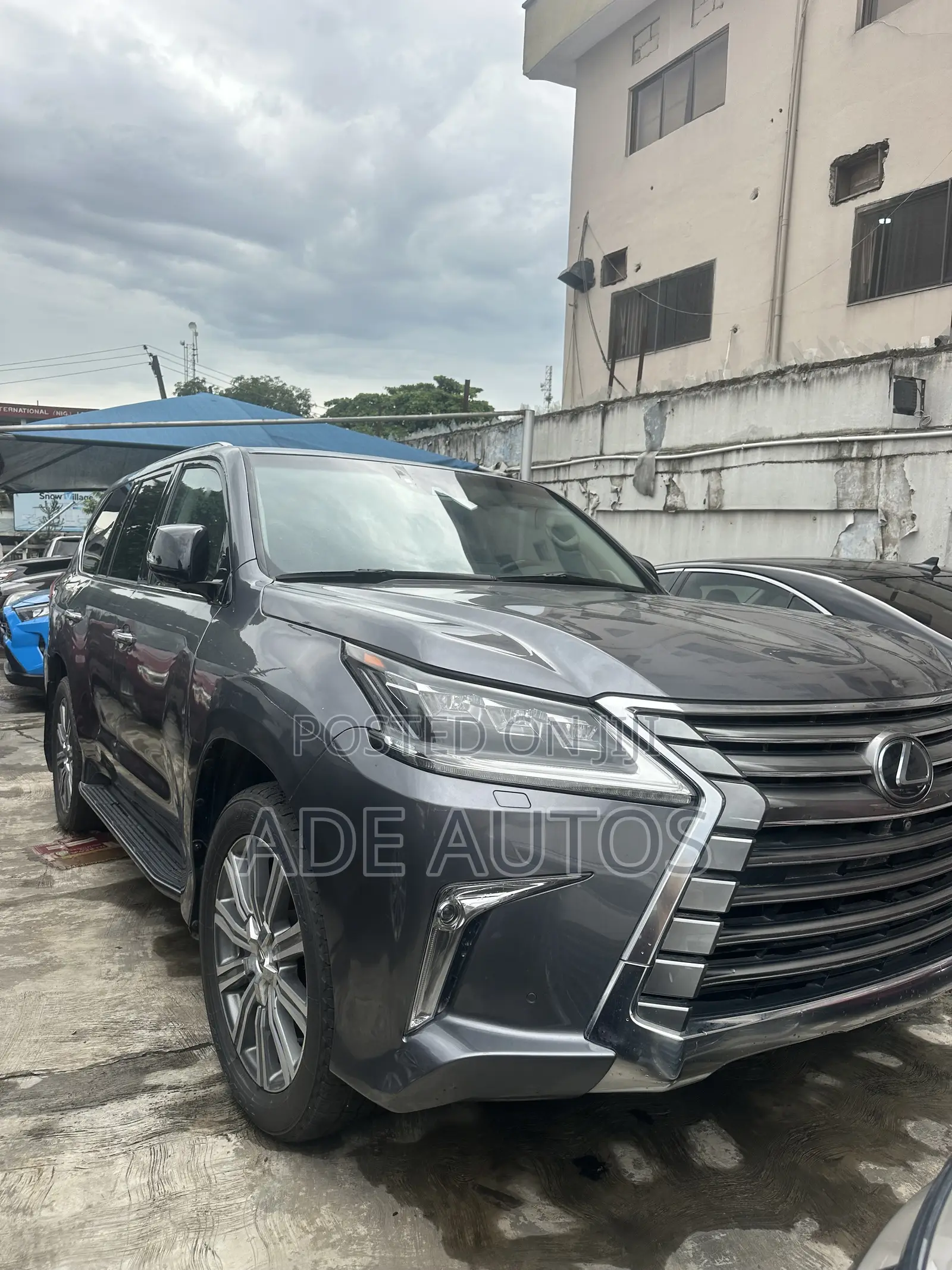 Lexus LX 570 AWD 2017 Gray