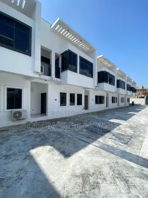 2bdrm Duplex in Jakande for sale