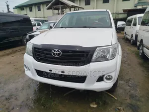 Toyota Hilux 2014 White